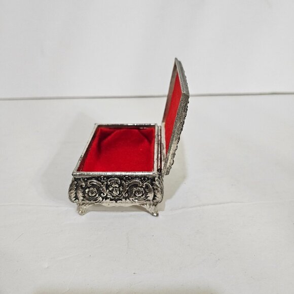 Vintage Etched Silver Tone Trinket/Jewelry Box with 4 Legs - Elegant Design - Picture 4 of 6